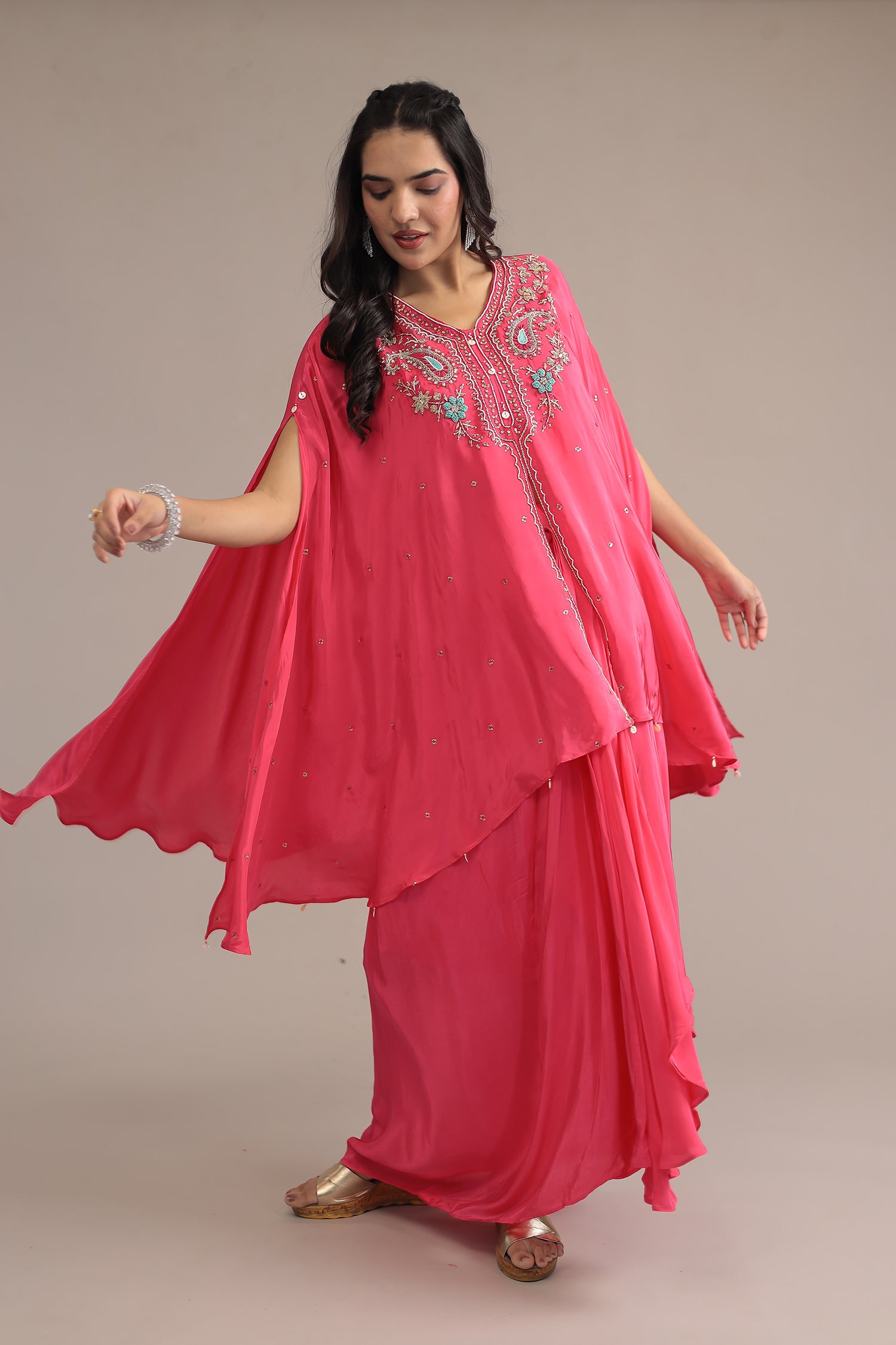 Indo-Western Fashion for Women: Top Styling Tips, Trends & Designer Outfits at Zari Jaipur