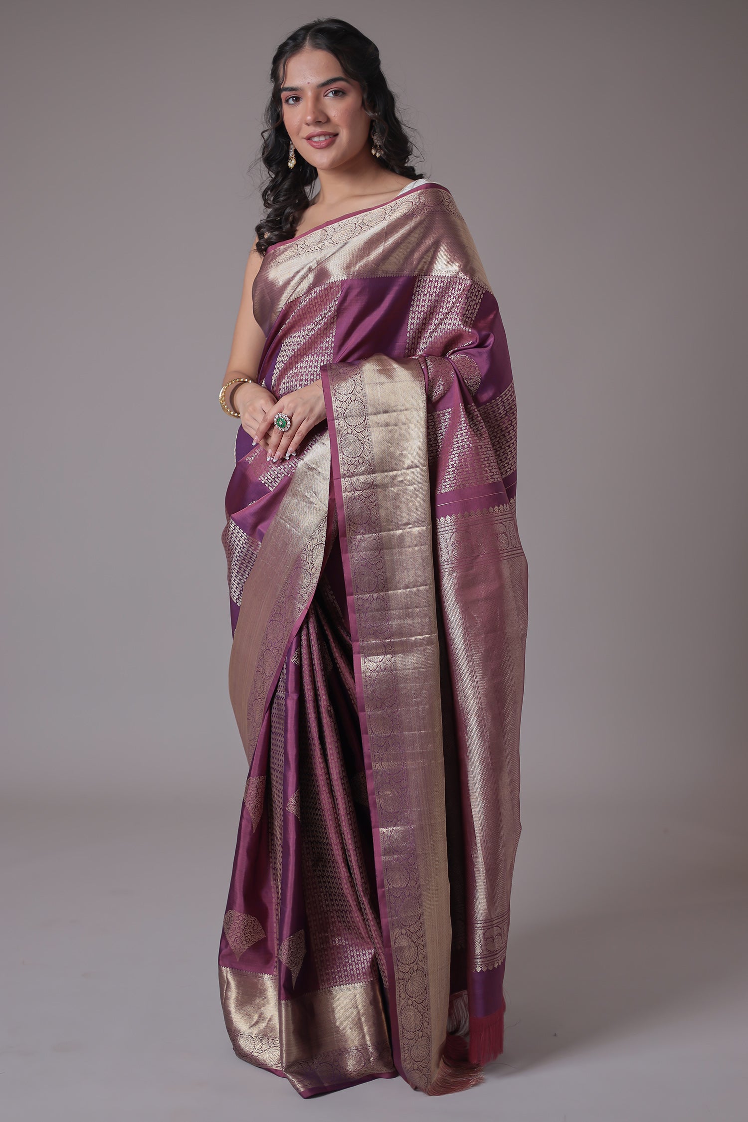 Mother’s Day Gifting Ideas: Explore Designer Sarees for Mother at Zari Jaipur