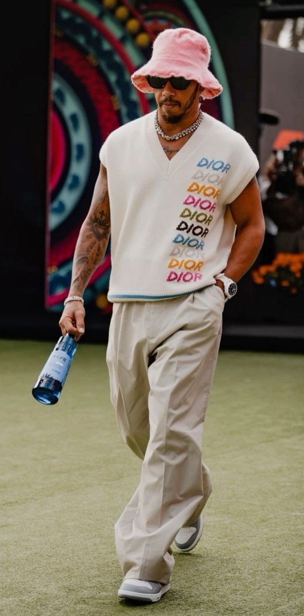 Top Men’s Cap & Hat Outfits to Elevate Your Look in 2025