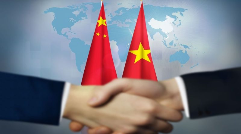 Top Vietnamese, Chinese leaders hold talks on advancing cooperation