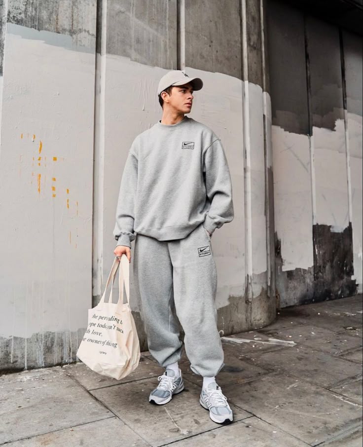 Gen Z Style Guide Rocking Men’s Baggy Outfits