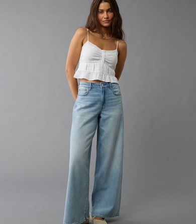 How to Style Baggy Jeans for Women: 7 Comfortable Yet Stylish Looks – American Eagle Blogs