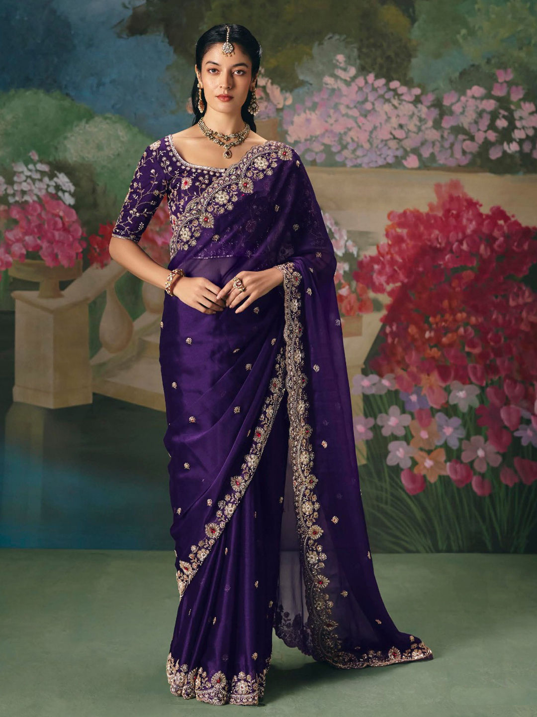 How To Style Cut Dana Sarees For a Glamorous Look?