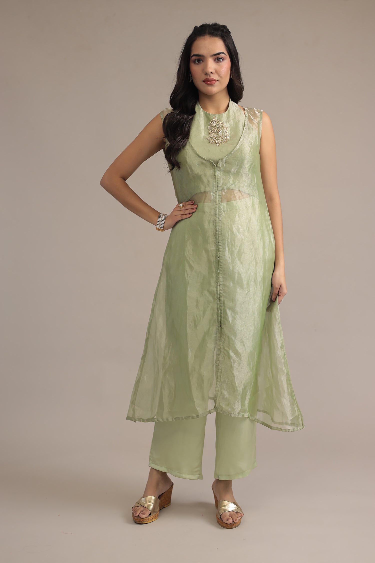 Indo-Western Fashion for Women: Top Styling Tips, Trends & Designer Outfits at Zari Jaipur